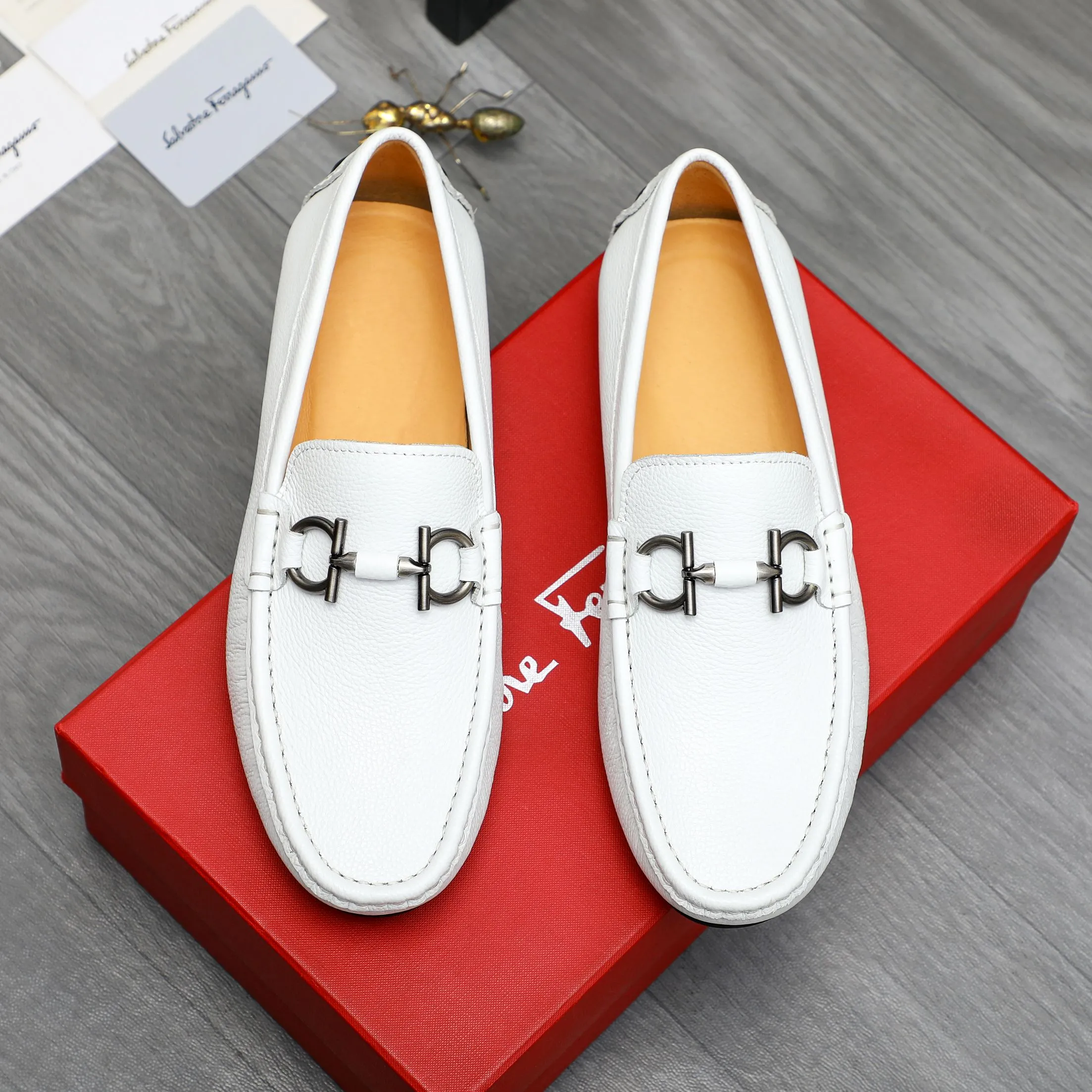 Men's shoes 💰p380 Product trademark: Ferragamo " Ferragamo ] Casual slip-on men's shoes Regular size: 38-45 Product material: Selected pebbled cowhide upper, pigskin lining, rubber outsole